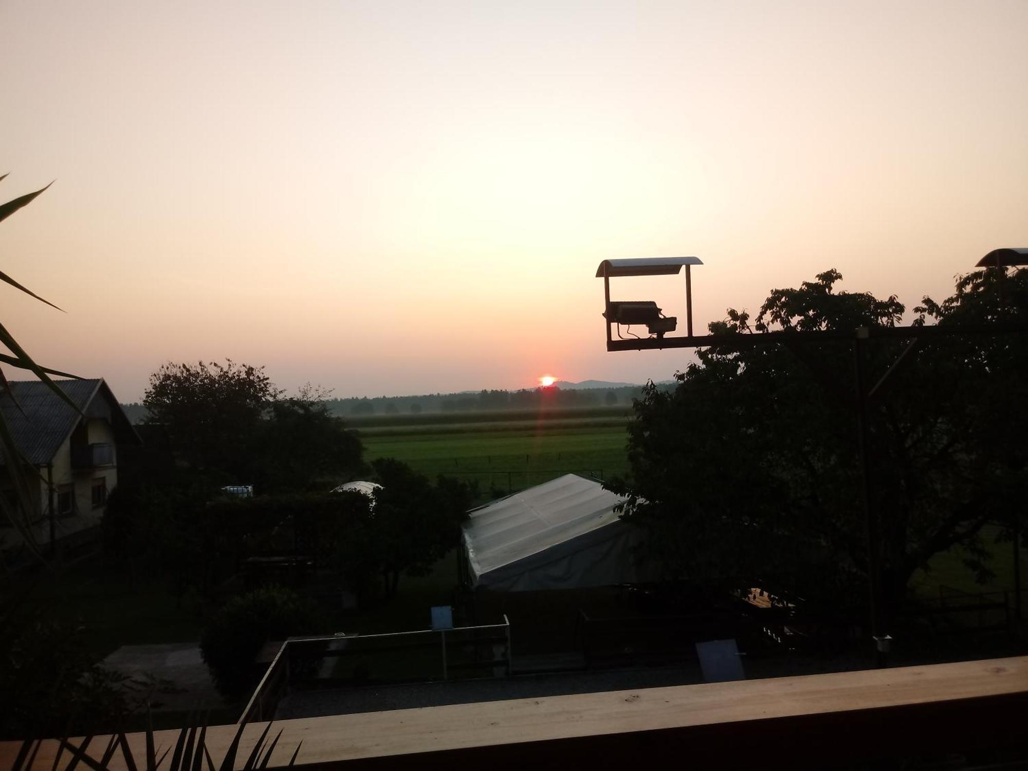Guesthouse Zivko Dobrovce エクステリア 写真