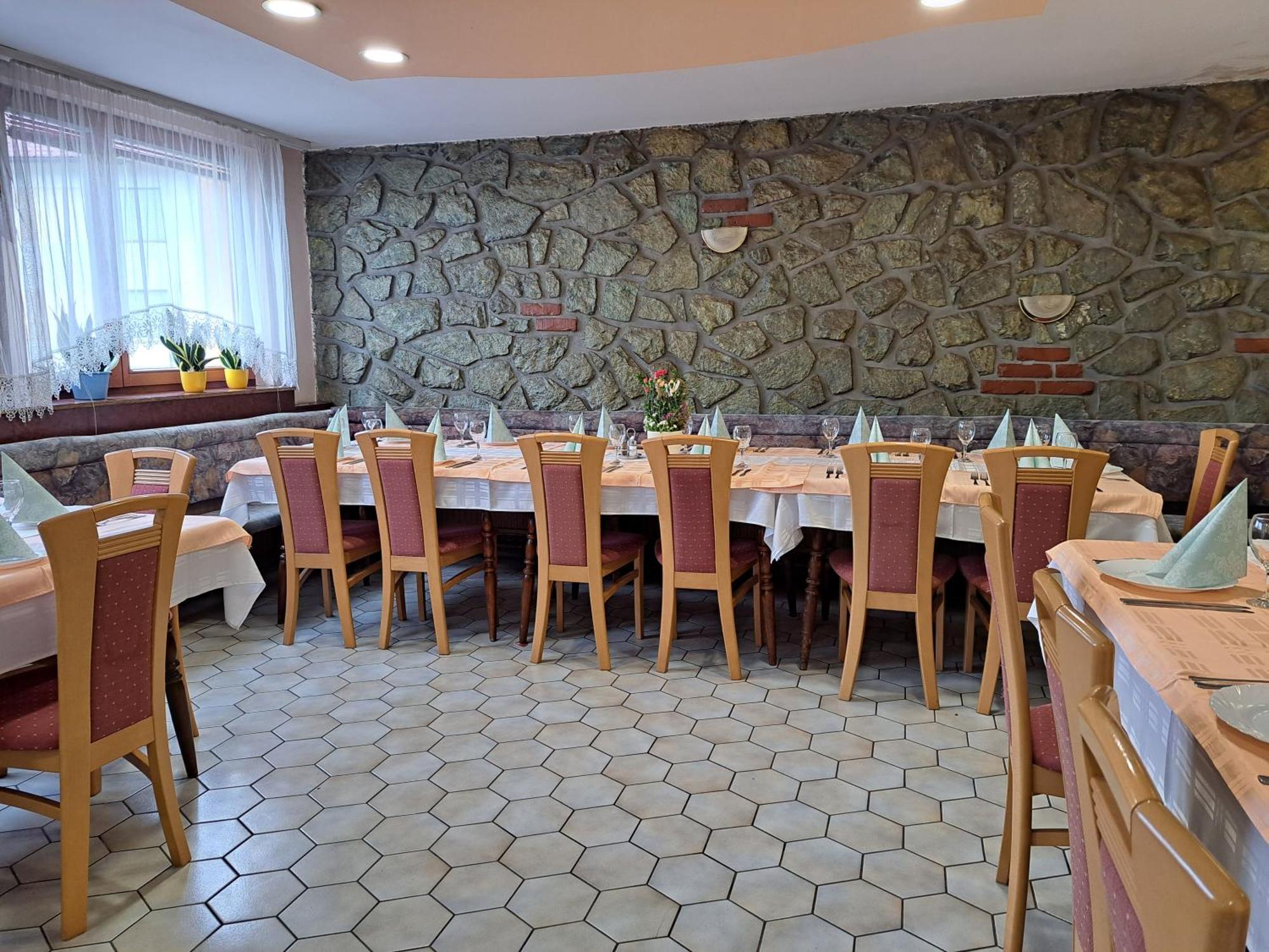 Guesthouse Zivko Dobrovce エクステリア 写真