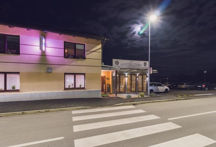 Guesthouse Zivko Dobrovce エクステリア 写真